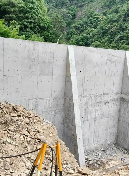 开封南关区重力式挡土墙